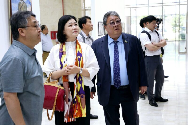 Делегация Агентства по делам зарубежных корейцев в Ассоциации корейских культурных центров Узбекистана